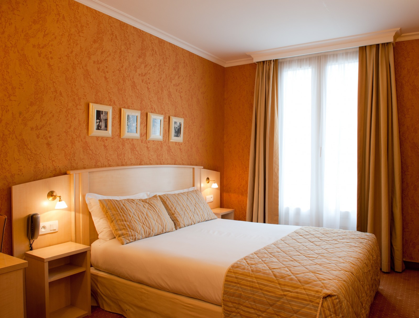 Hotel room in Paris : Deluxe room - Hotel Elysées Oper